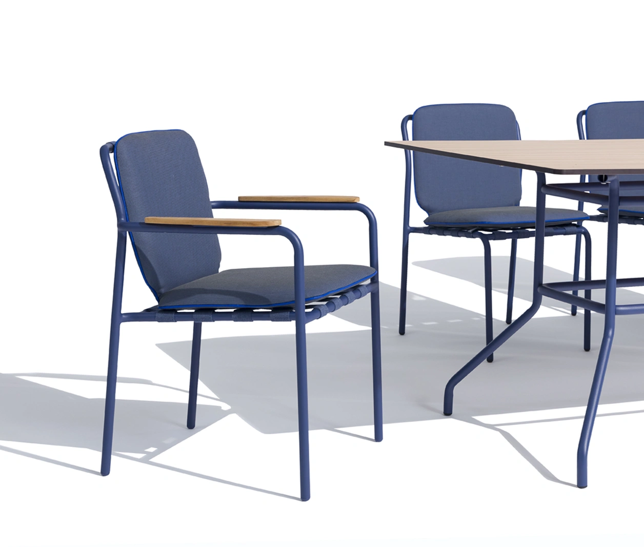 AURA 10-1743673912008